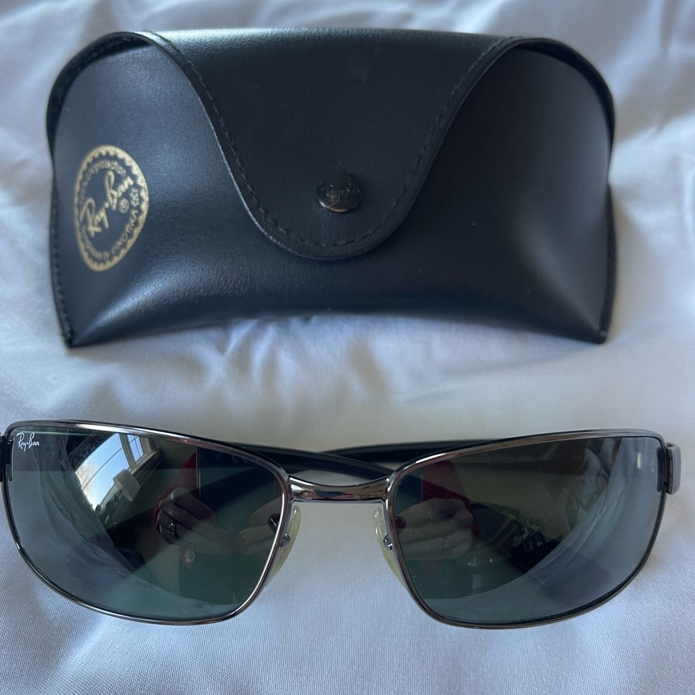 Ray-Ban Sunglasses with Case 😎